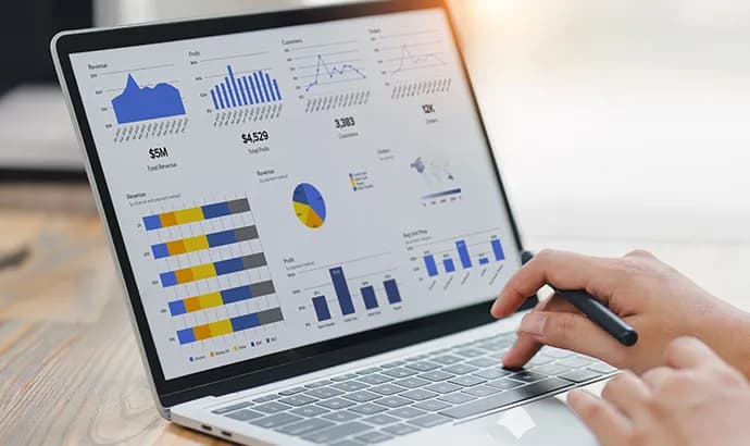 Finanzsoftware Projekt – Finanz-Dashboard für stabile Prozesse und höhere Performance