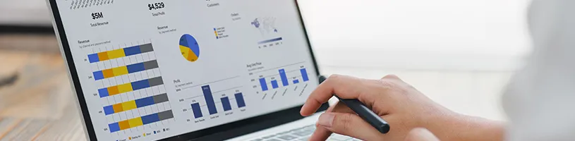 Finanzsoftware Projekt – Dashboard für Finanzdaten und Performance-Optimierung